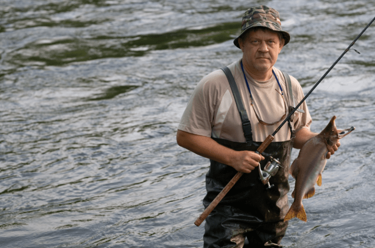 Salmon Fishing Gear List Essential Items for a Trip
